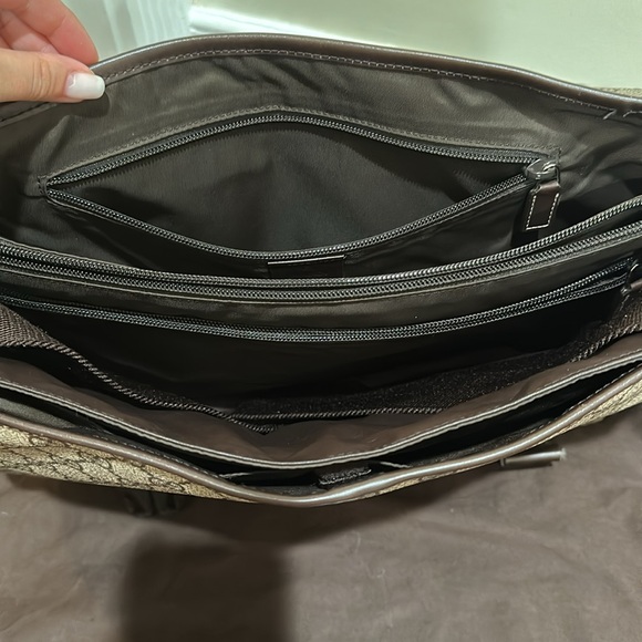 100% Authentic Gucci Diaper Bag - Picture 5 of 7